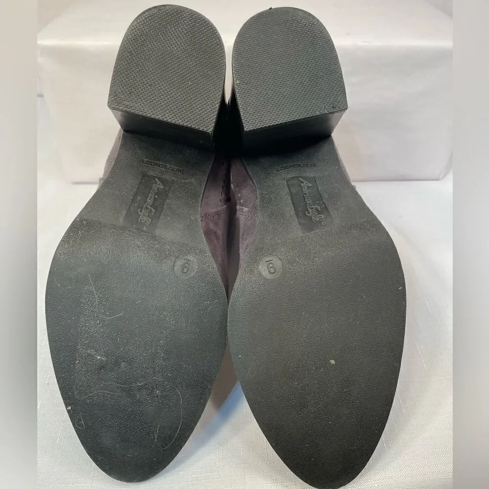 GRAY SUEDE BOOTIE BY AMERICAN EAGLE 3.5” STACKED HEEL BACK ZIPPER SIZE 9 EUC